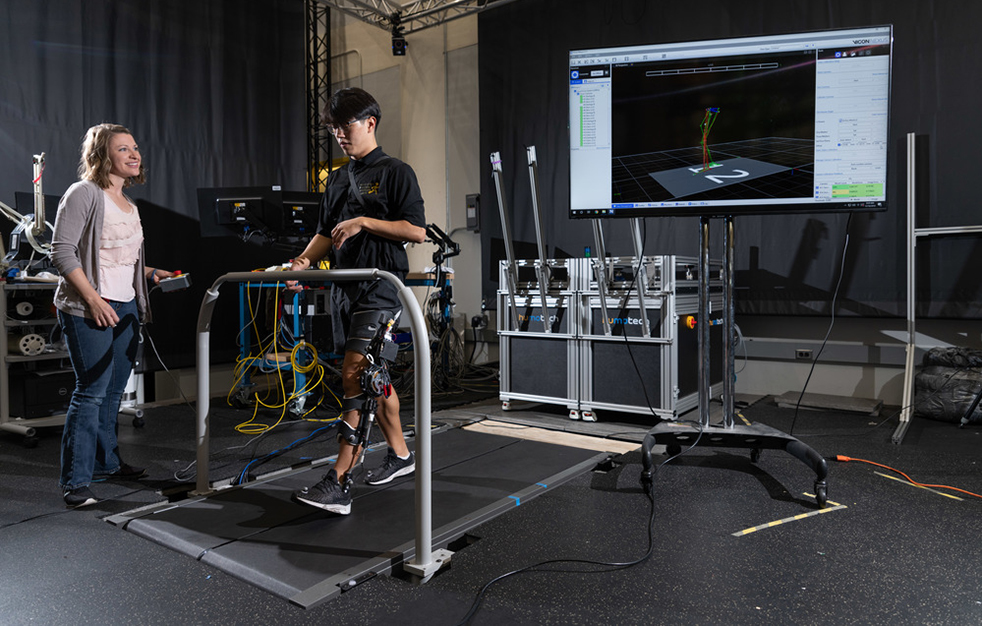 researchers demonstrate augmentation applications in the Gait Lab Bay
